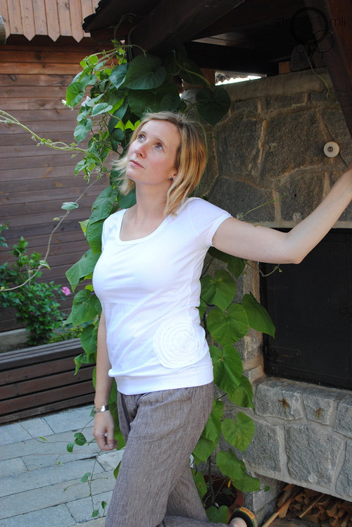 Trochu elegance s aplikací, vel. M — foto 2