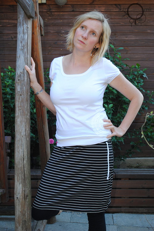 Černá sukénka - šňůrkovaná vel. L — foto 4