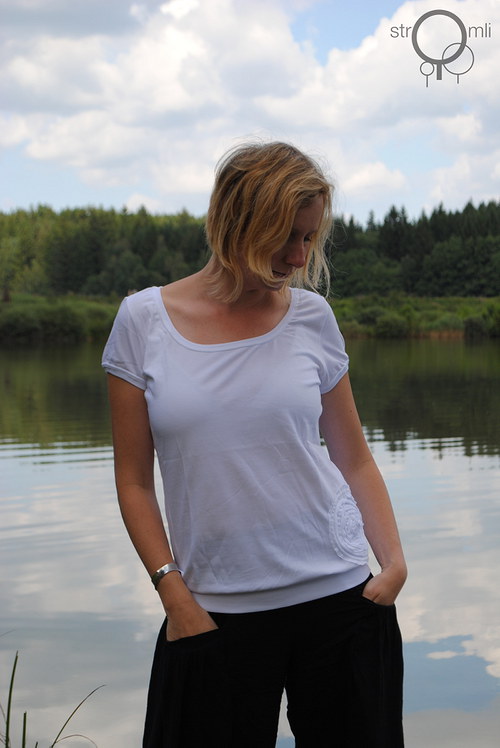 Trochu elegance s aplikací, vel. XL — foto 2