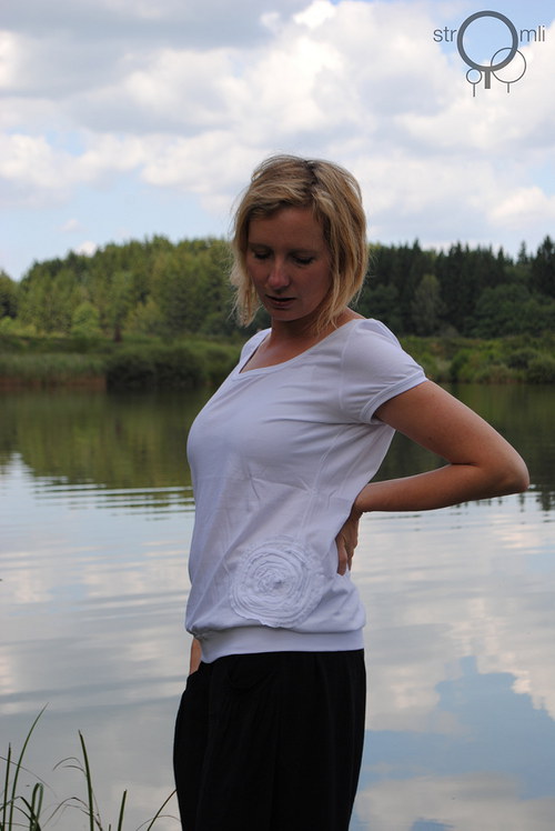 Trochu elegance s aplikací, vel. XL — foto 3