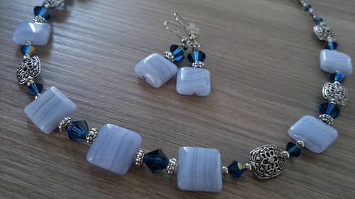 Náhrdelník a naušnice - chalcedon a swarovski — foto 3