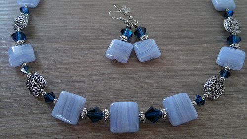 Náhrdelník a naušnice - chalcedon a swarovski — foto 4