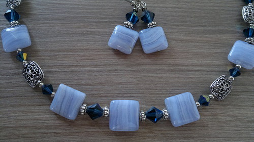 Náhrdelník a naušnice - chalcedon a swarovski — foto 5