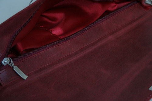 Leather Letter no. 7 Red Lucy — foto 4