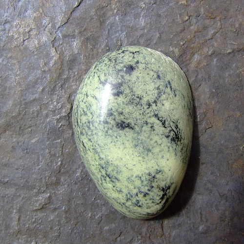 Serpentyn chytha, kabošon č.345 — foto 2