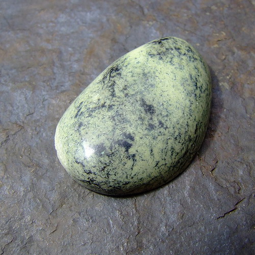 Serpentyn chytha, kabošon č.345 — foto 3