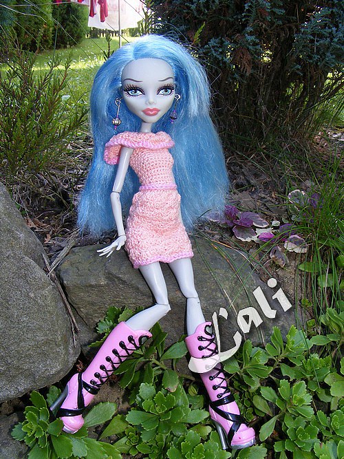 Monster High - háčkované šatičky — foto 4