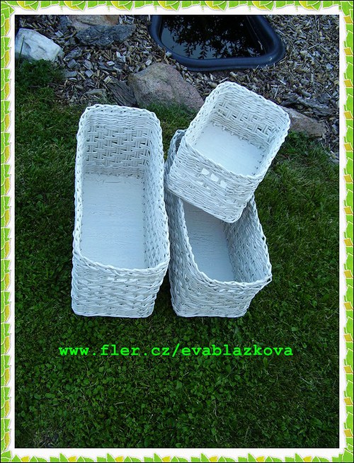 Bílé košíky do psacího stolu — foto 2