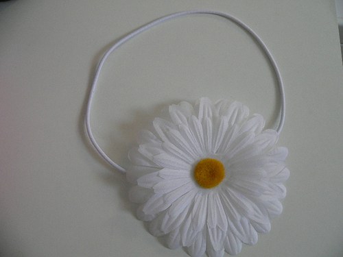 Čelenka pro malou slečnu - bílá gerbera — foto 2