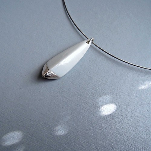 Silvery white — foto 3