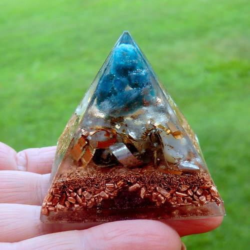 Orgonit 3 *Pyramida* 4x4 - Apatitová — foto 5