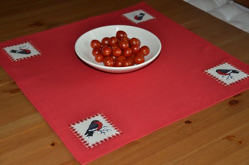 Červený s ptáčky (60x60 cm) — foto 5