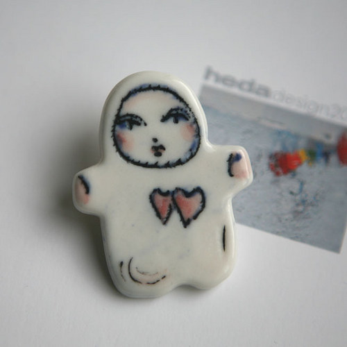 Ono Twinheart (porcelánová brož) — foto 2