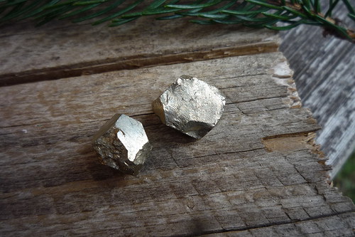 2x pyrit, pentadodekaedr č.L5805 — foto 3