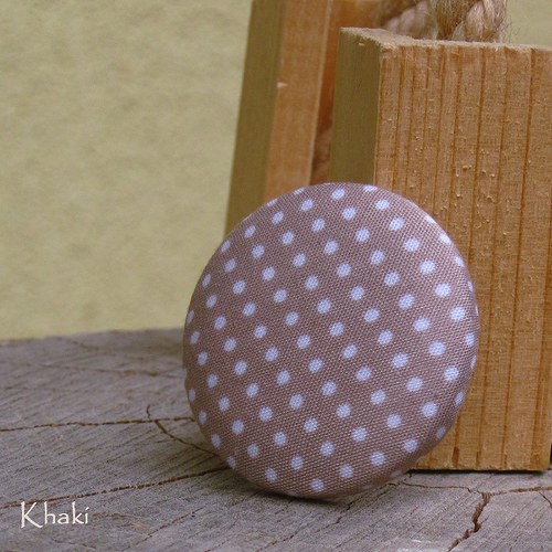 Latte puntíkatá brož — foto 3