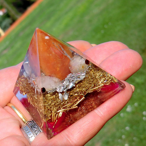Orgonit 6 - Pyramida 4x4 - Karneolový plamínek — foto 3