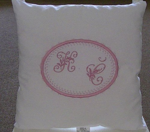 Polštářek s monogramem — foto 5