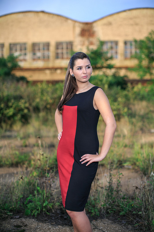 Pouzdrové šaty černá - terakota — foto 2