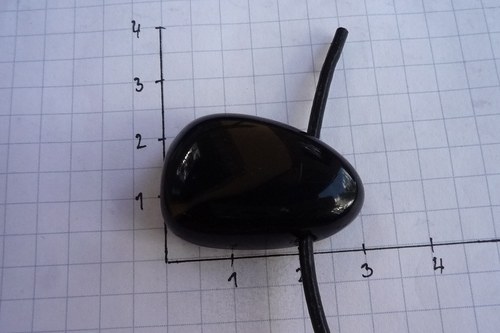 Vrtaný černý obsidián č. L6633 — foto 3