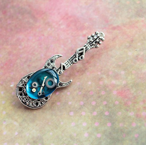 Steampunková kytara — foto 2