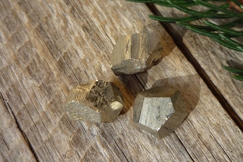 3x pyrit, pentadodekaedr č.L6688 — foto 2