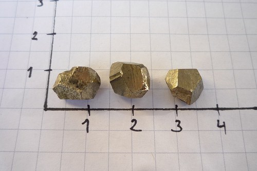 3x pyrit, pentadodekaedr č.L6688 — foto 3