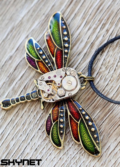 Pestrobarevná vážka — foto 3