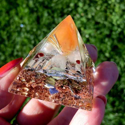 Orgonit 1 - Pyramida 4x4 - Karneolový plamínek — foto 5