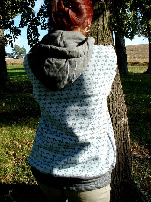 Mikina — foto 3