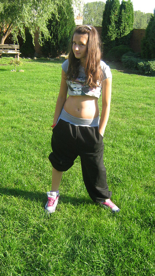 Tepláky hiphopového střihu-černá teplákovina — foto 2