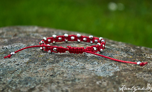 Macramé náramek s korálky — foto 3