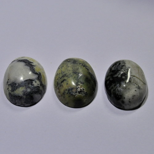 22. Serpentinit kabošon 18x13 mm — foto 2
