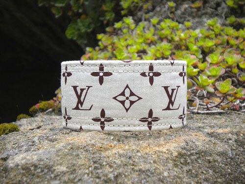 Obojek s monogramem LV - hnedy — foto 4
