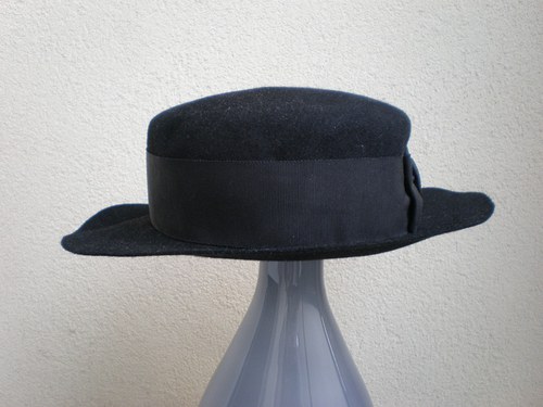 Klobouk asi po pratetičce :-) — foto 2