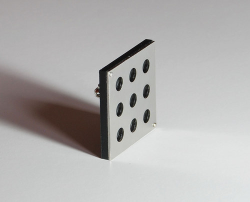 Minimalistická brož — foto 3