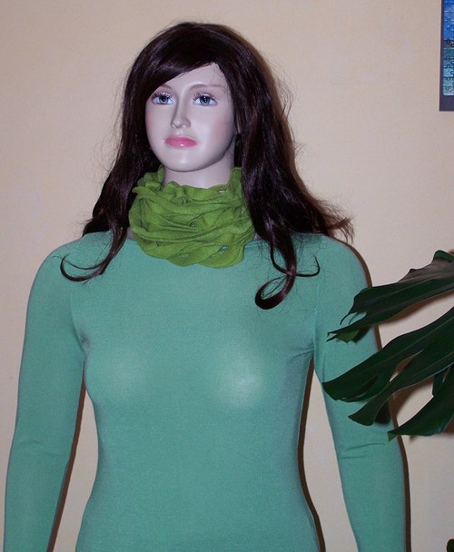 Střapatý nákrčník ,,The Green" — foto 4