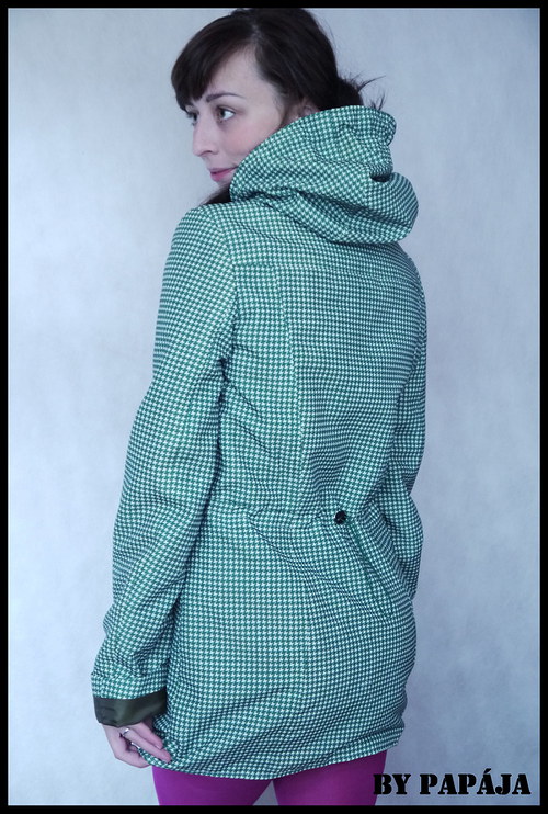 Green coat — foto 2
