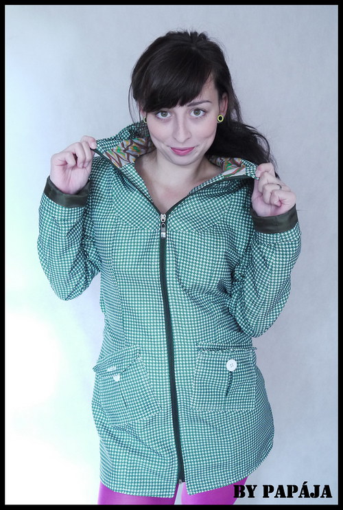 Green coat — foto 3