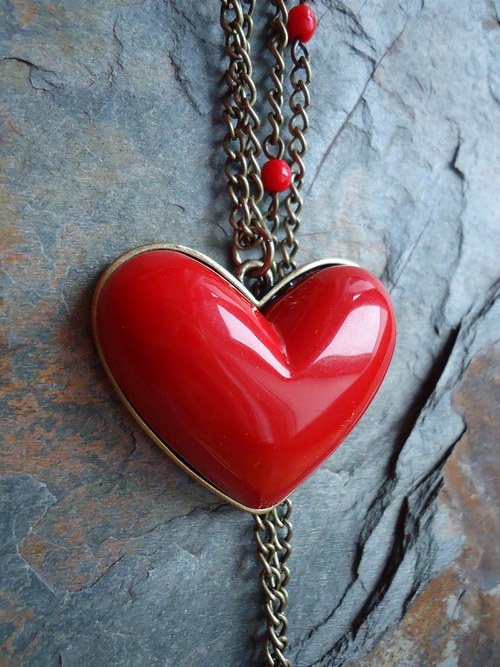 Korálkový náhrdelník "Heart red" — foto 2