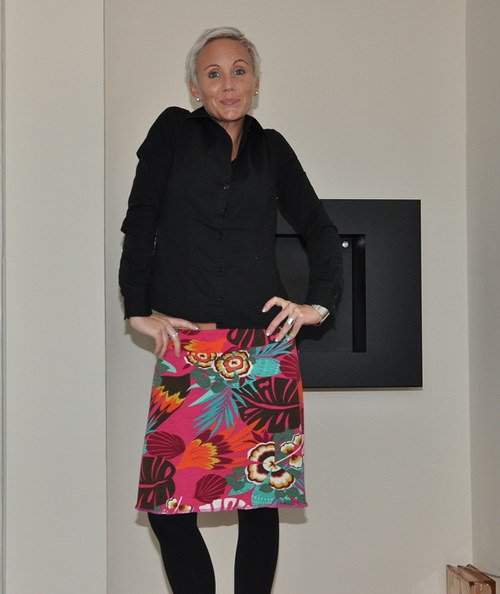 Lehce kolová, sytě růžová — foto 3