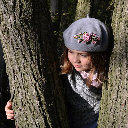Vyšívaný baret — foto 4