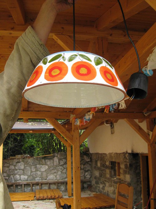 Lustr s červeným kvítím — foto 2