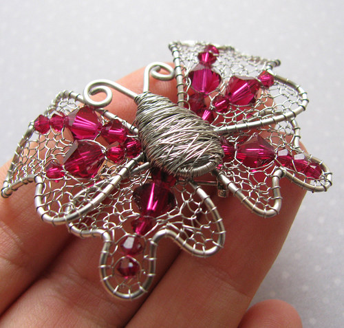 Motýl- brož Swarovski "Ruby" — foto 3