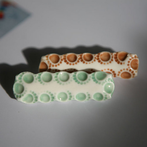 Šálivá...IV (porcelánová brož) — foto 2