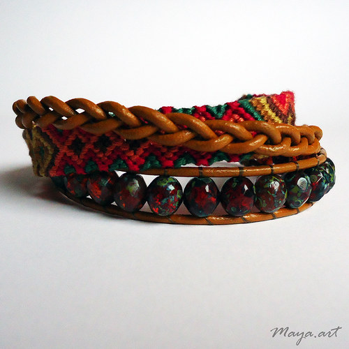 Hnědý náramek "EMBRACING BRACELET" — foto 3