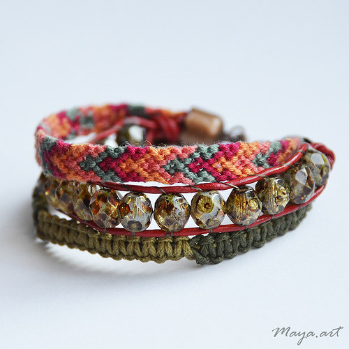 Červenozelený náramek "EMBRACING BRACELET" — foto 2