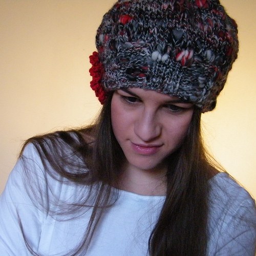 LÁSKA VŠEDNÍHO DNE - baret, hučka — foto 3