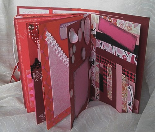 Červené scrapbookové album — foto 5