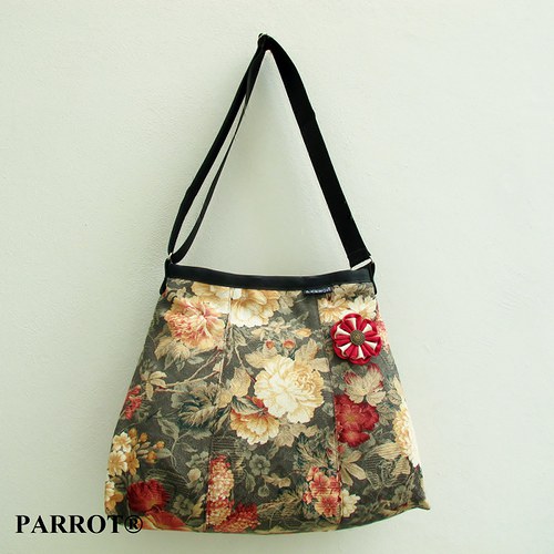 ISABELLA druhá - PARROT® — foto 2