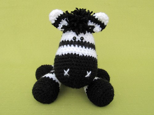 Háčkovaná zebra "Tomík" - návod — foto 4